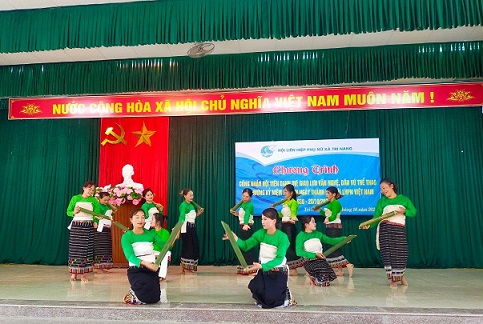 Văn nghê.jpg